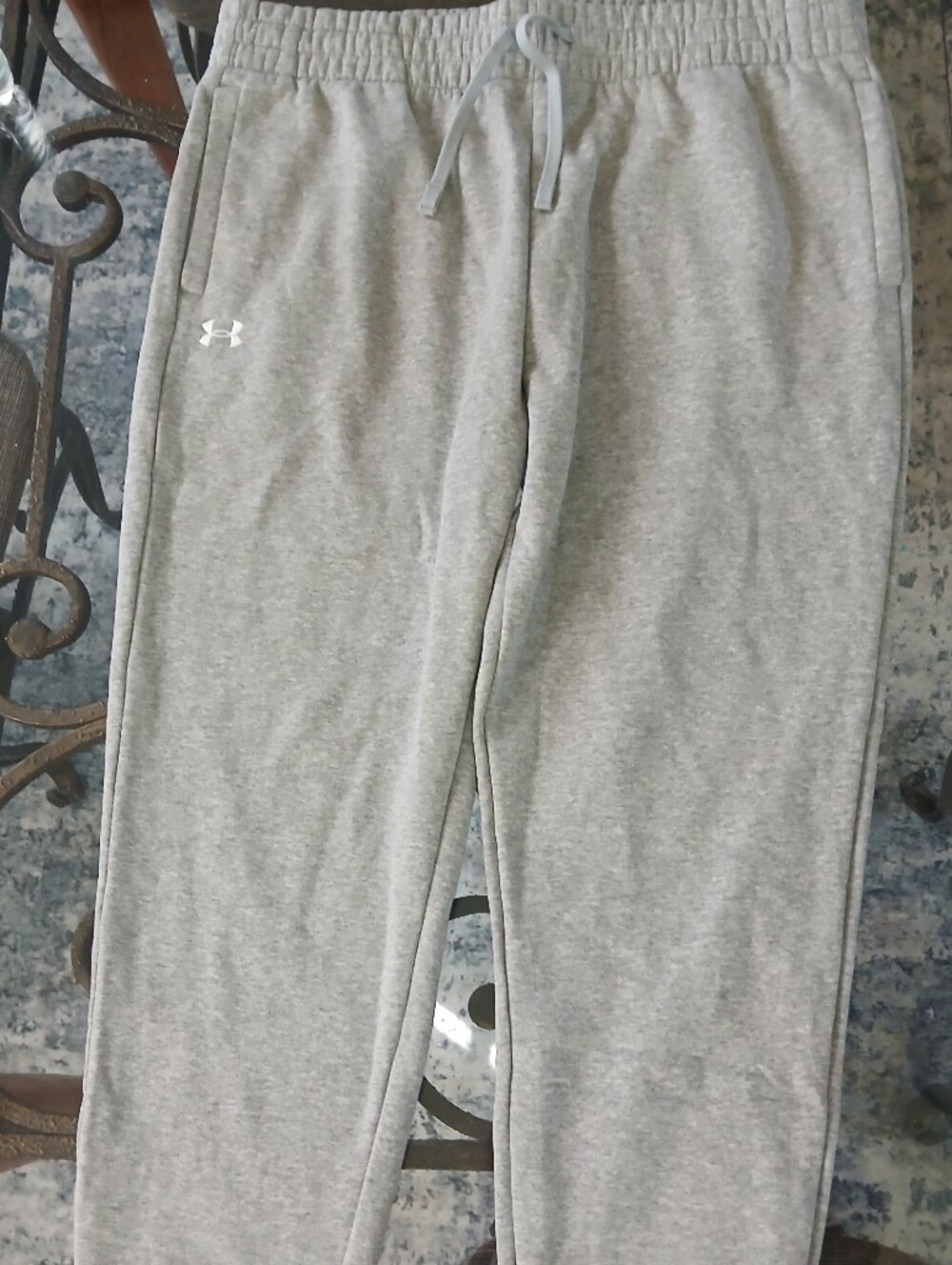 Under Armour Womens Light Gray Fleece Joggers NWOT